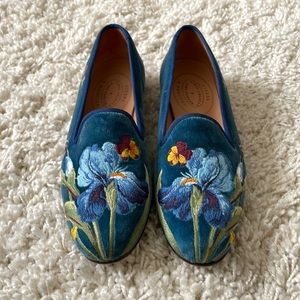 Size 7 1/2 blue floral Stubbs & Wootton shoes